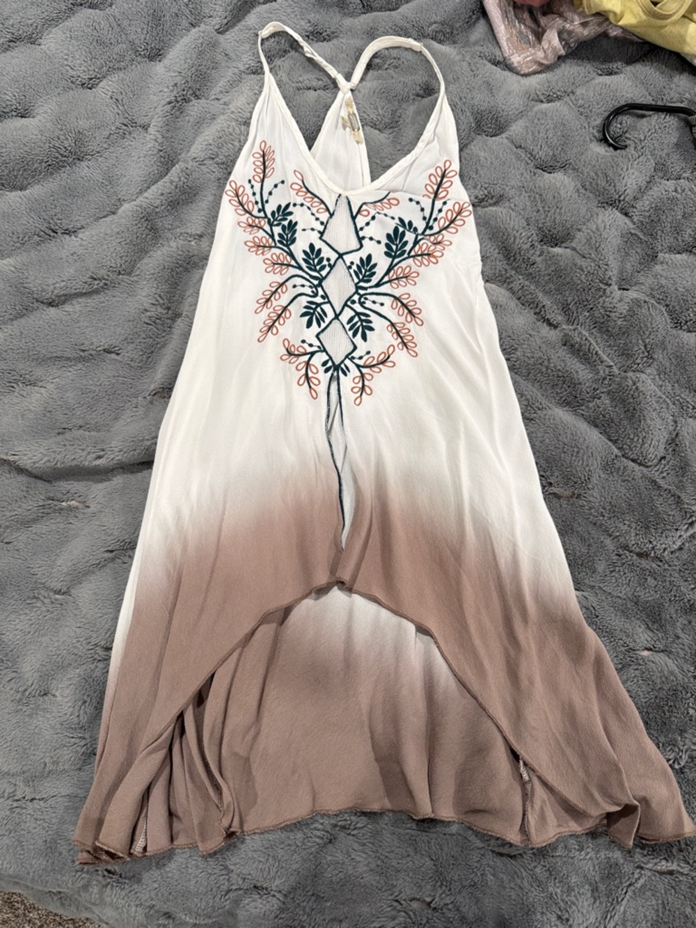 gimmicks by BKE White to Brown Ombre Embroidered V-Neck Tank